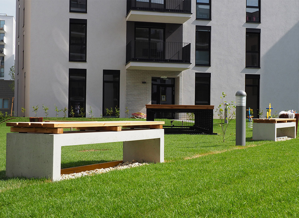 Sitzelemente aus Beton für den Außenbereich als Sonderanfertigung