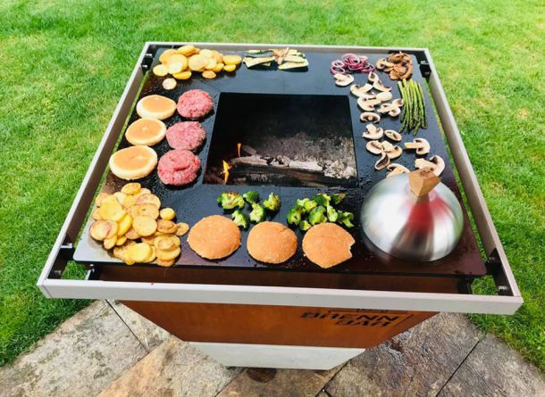 Feuerplatte auf der BRENN-BAR mit verschiedenen Temperaturzonen