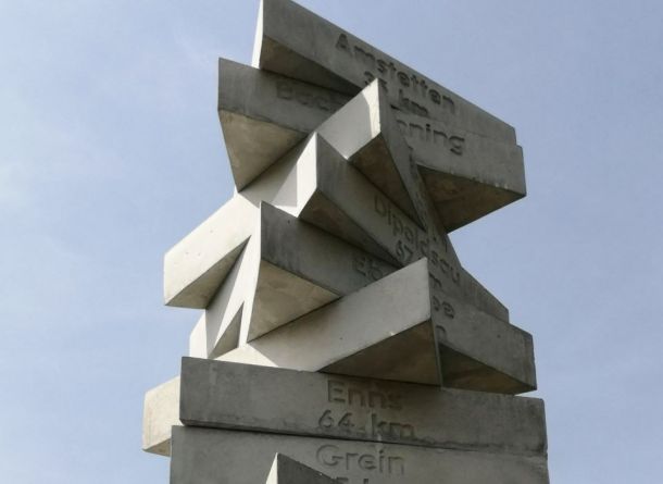 Zusammengesetzte Dreiecke, entworfen von Mischa Guttmann und Roman Spiess