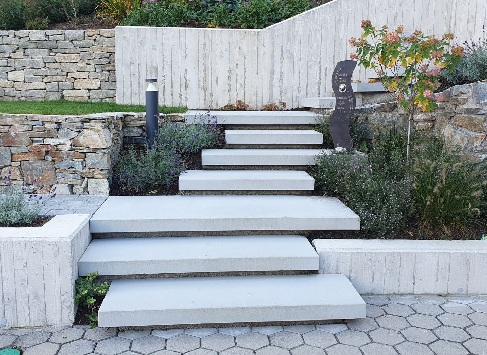 Stufenplatten aus Beton von BK BetonDESIGN