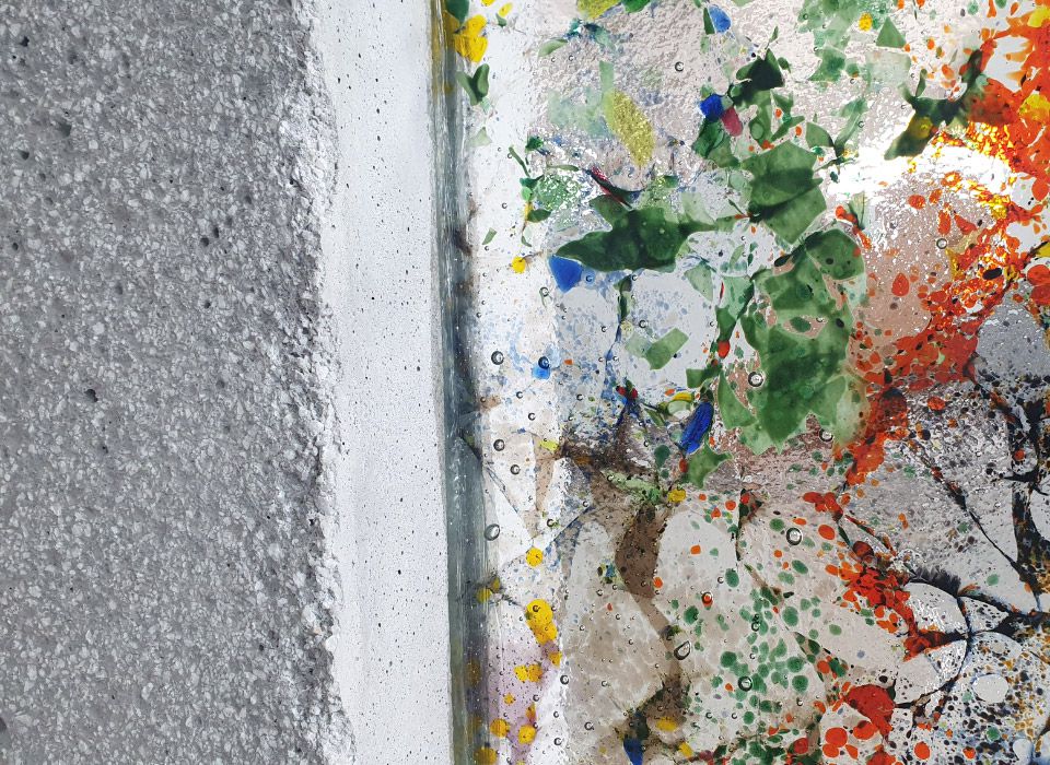 Detailansicht von Beton und Glas vom Kuchlerglashaus 